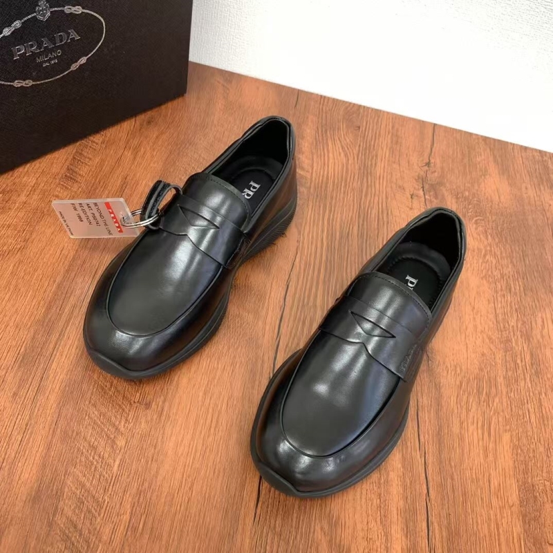 Pra*a casual shoes